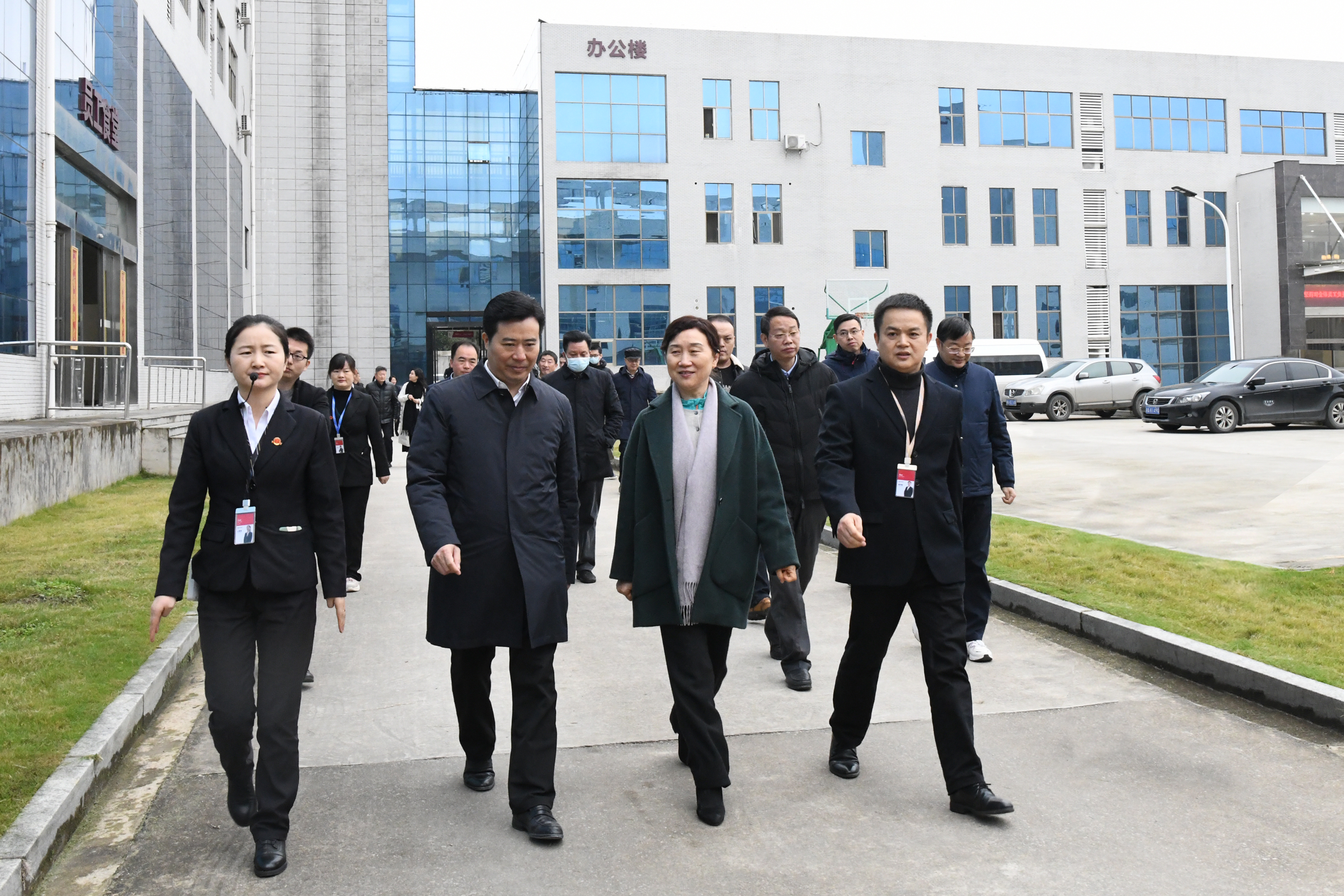 湖南省政協(xié)主席李微微率隊蒞臨聰廚調研指導工作 湖南省政協(xié)主席李微微率隊蒞臨聰廚調研指導工作